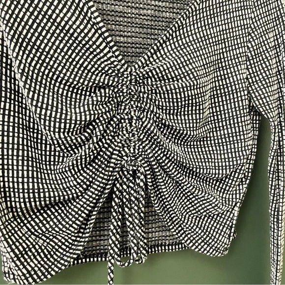 Caution To The Wind Black and White Ruched Blouse - Picture 2 of 6